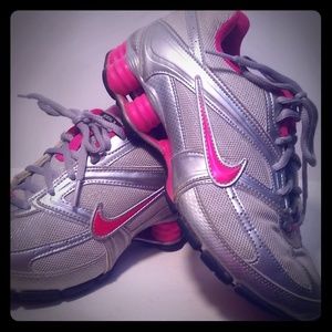 NIKE Shox Women's "Reveal 3" Size 6 Pink/ SilverT